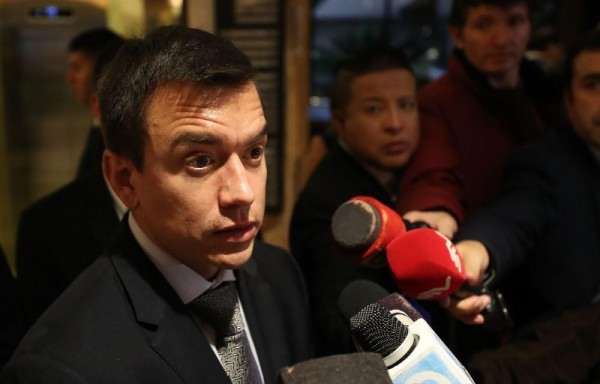 Noboa y Lasso se encaran por contratos de última hora