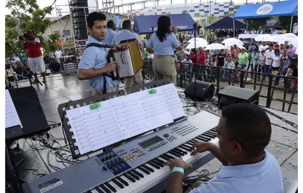 PN gana primer encuentro de orquestas