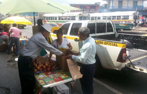 El municipio solo les otorgó permiso a unos 105 comerciantes.