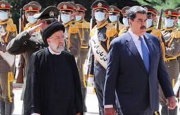 El presidente de Irán, Ebrahim Raisí, y su homólogo venezolano, Nicolás Maduro.