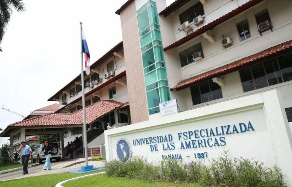 Hasta ahora hay tres aspirantes a la rectoría: Diana Rueda, Lucas Rodríguez Valdés y Nicolasa Terrero.