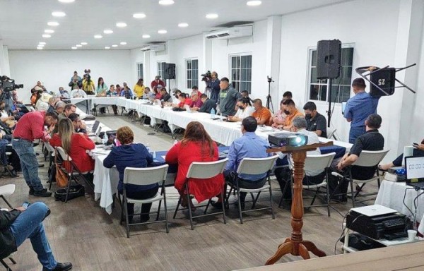 Esperan que la mesa continúe en enero, ya que hay muchos temas de interés por discutir.