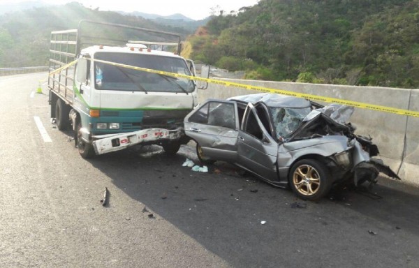 Al cierre de esta nota se mantenían las diligencias de levantamiento. Ambulancias llegaron poco después del hecho.