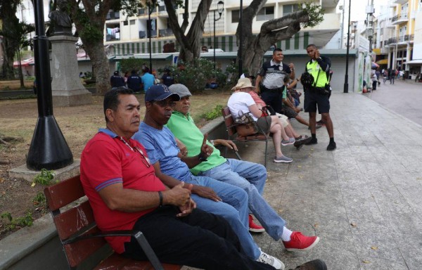 En ocasiones agentes de la Policía realizan rondas.