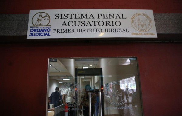 18 años de cárcel para mujer que permitió que padrastro violara y matara a su hijo