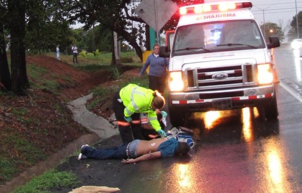 La víctima tenía muchos tatuajes.