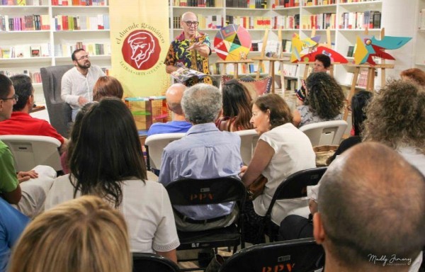 A los conversatorios asisten personas de todas las edades.