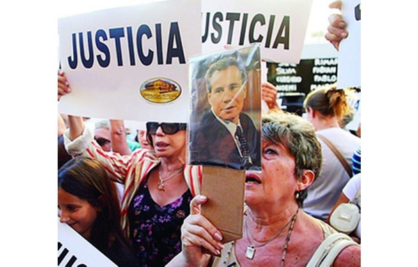 Argentinos piden justicia.