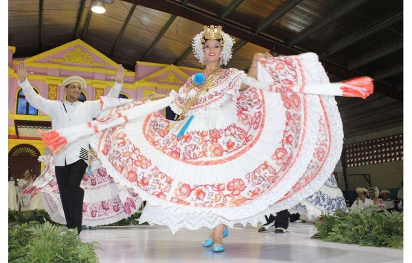 Morgan MCgowen, reina de La Pollera 2015.