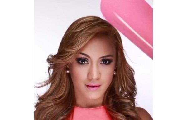 Nahitzory participó en un video durante su visita. participó