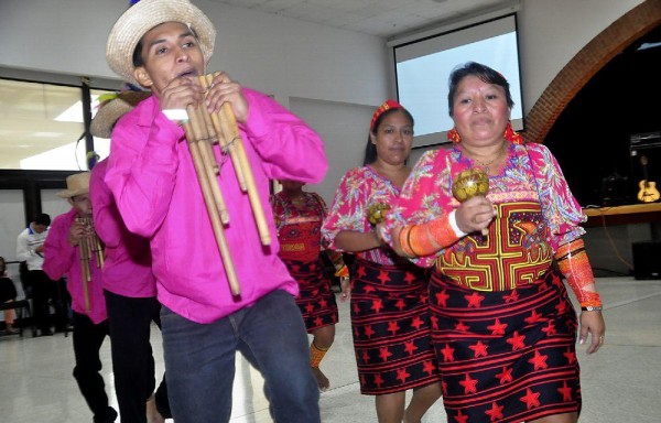 Ayer empezó el IV Festival de Arte Dule, evento que contará con diversas actividades durante toda la semana. Hoy a las 4:00 de la tarde se realizará el foro ‘Una mirada a nuestro origen', en la Universidad de Panamá. El sábado será el cierre en la Ciudad del Saber.