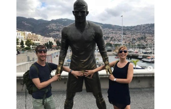 Estatua de Cristiano Ronaldo causa revuelo en redes sociales 