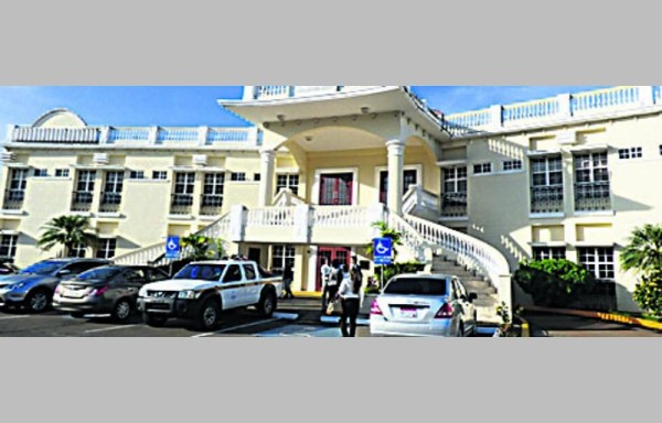 Juez ordena extradición de tres costarricenses en audiencia simple