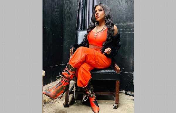 Demphra está pegada