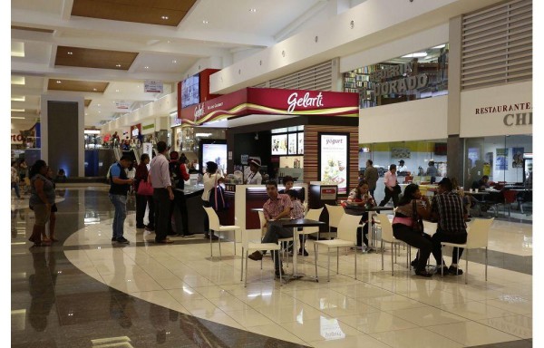 Tiendas de marcas y un cine iniciarán su funcionamiento.