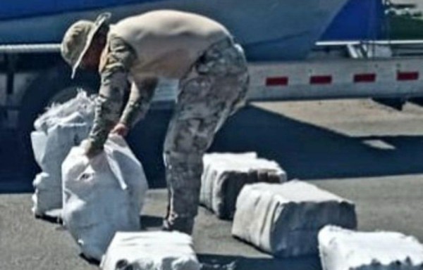 Parte de la mercancía que iba en lancha