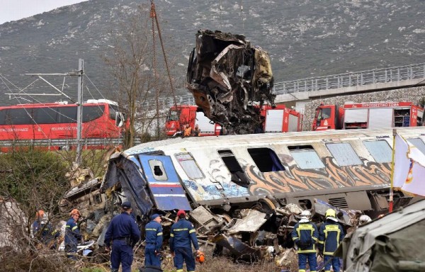 El ministro de Infraestructura y Transporte de Grecia, Kostas Karamanlis, renunció tras el accidente.