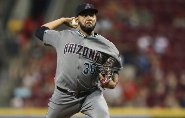 Enrique Burgos Jr. estuvo con Arizona.