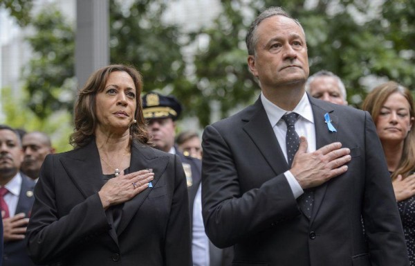 La vicepresidenta Kamala Harris y su esposo Douglas Craig Emhoff.