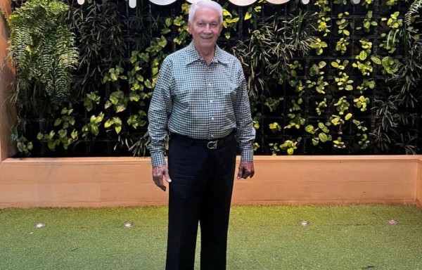 ¡Tira y jala!  Ulpiano critica el 'remeneo' de los músicos jóvenes en el típico