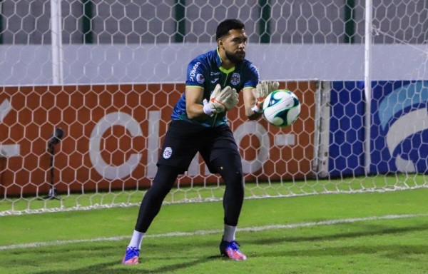 Elogian a César Samudio en su debut con el Marathón de Honduras