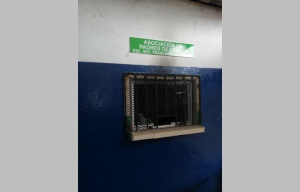 ‘Pillos' siembran el terror en los centros escolares del país