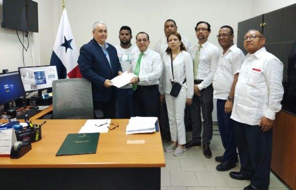 La Universidad de Panamá entregó un documento a la Corte Suprema de Justicia.