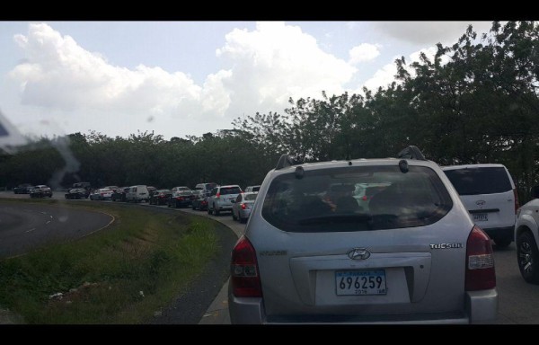 Los ciudadanos aprovecharon y se fueron a los ríos y playas. Esto ocasionó el tranque.