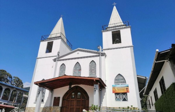 Con el domingo de Resurrección inicia el tiempo Pascual que termina el domingo de Pentecostés.