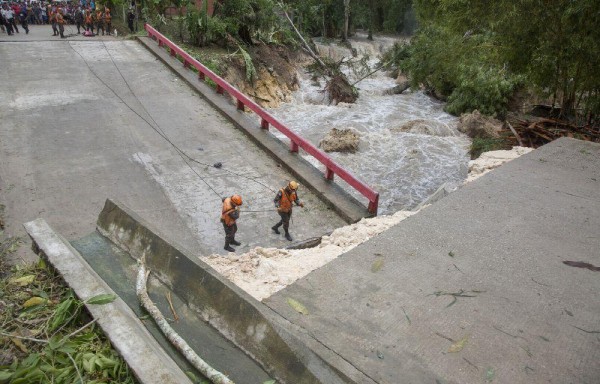 Aumentan los muertos por la tormenta Earl