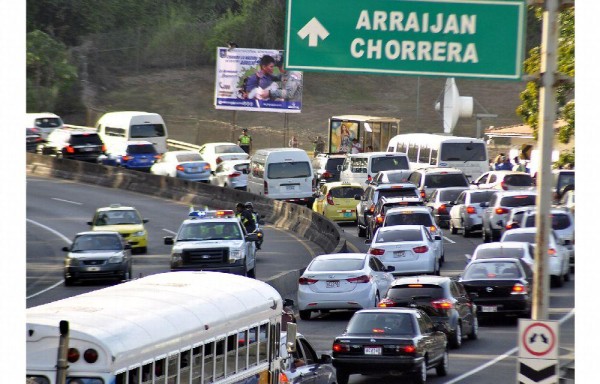 Estos ciudadanos, todos los días, desayunan y cenan tranque.