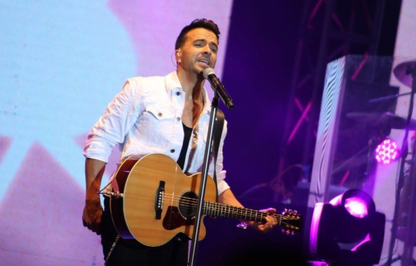 La guitarra fue un instrumento importante para el espectáculo musical.