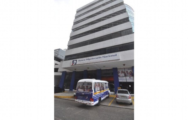 Sede del Banco Hipotecario Nacional, avenida Balboa.