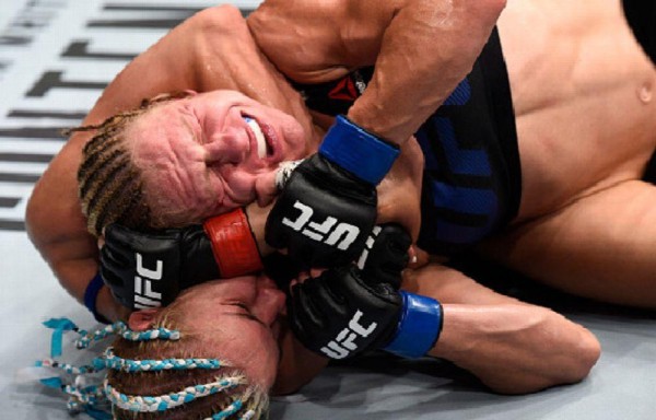 ¡Se hizo caca en pleno combate!