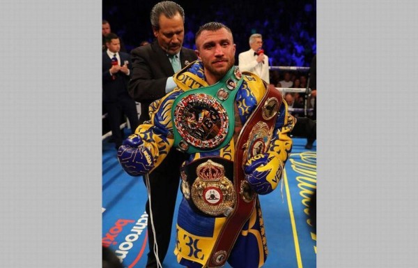 Los tres jueces vieron ganar a Vasyl Lomachenko olgadamente.