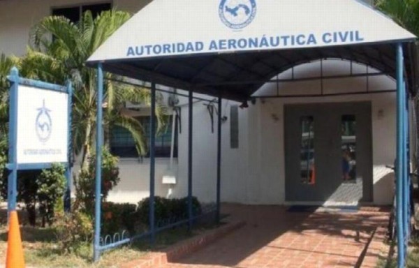 Presentan denuncia por corrupción contra directivos de Aeronáutica Civil