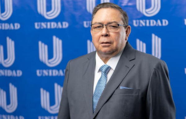 Carreira exige transparencia tras reapertura de app para recoger firmas