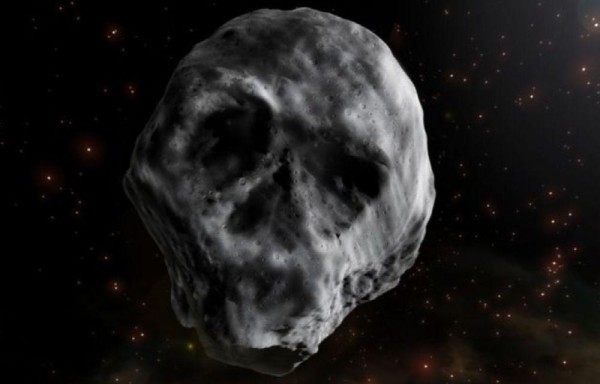 Cometa Calavera, cerca de Tierra
