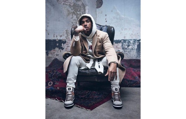 Lewis Hamilton se convierte de nuevo en diseñador para Tommy Hilfiger