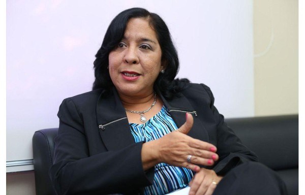 ‘Este gobierno y los otros que vengan deben construir más escuelas para el nivel secundario' MINISTRA DE EDUCACIÓN