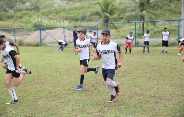 Eduardo Tait, durante el entrenamiento con la selección.