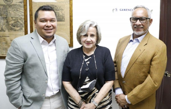 Juan C. Echeverría, Leonor Calderón, Orlando Acosta.