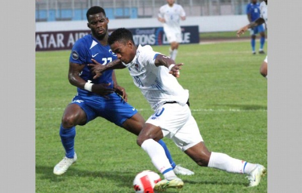 Panamá no sale del empate con Martinica