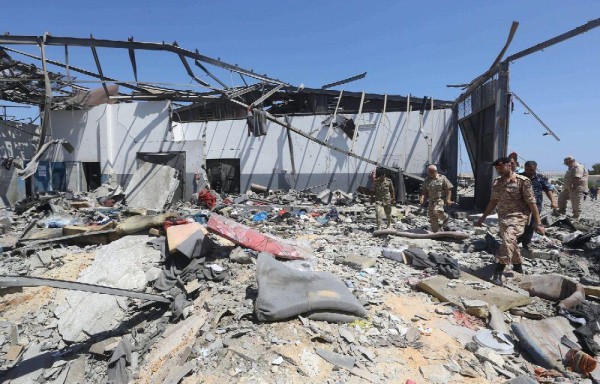 Daños causados por un bombardeo en Trípoli el pasado mes de julio