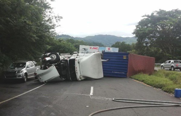 Accidente ocasionó tranque vehicular