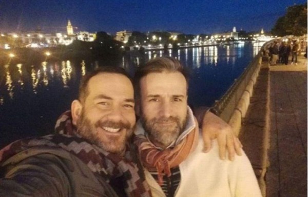 Han visitado Plaza de La Maestranza, Plaza San Roman, el Ayuntamineto y hasta ha ido de rumba.