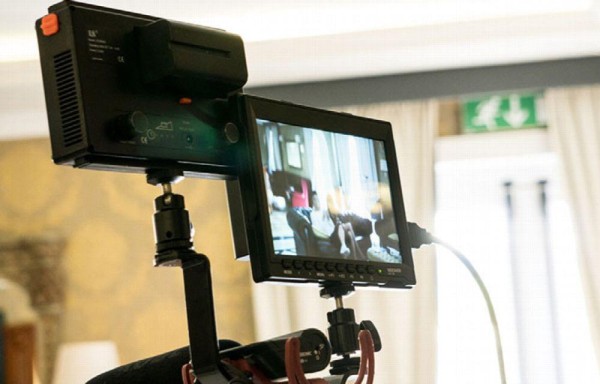 Se grabó en un video porno como venganza y le salió la bruja