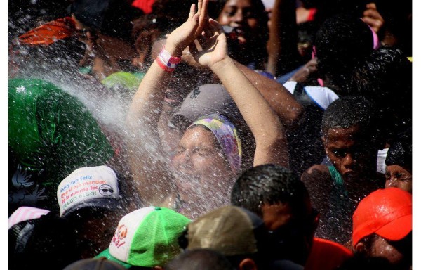 Carnaval de meneo en el este se calienta