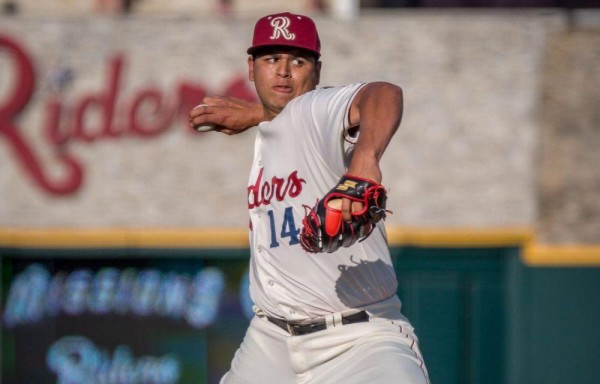 Ariel Jurado de los Rangers de Texas.