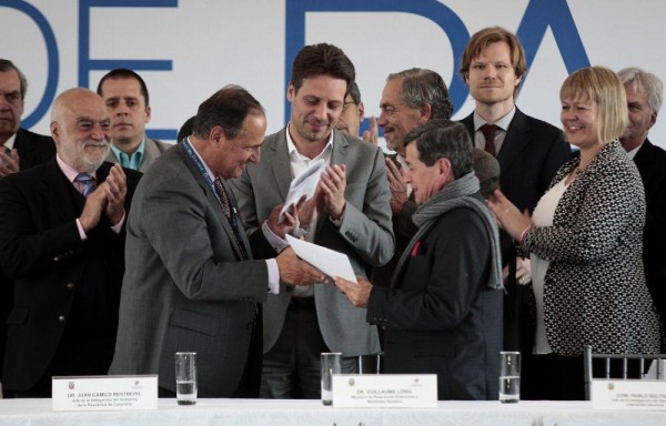 Ecuador, Brasil, Chile, Cuba, Noruega y Venezuela fueron testigos de la instalación de la mesa de diálogo en acto realizado en la Hacienda Cashapamba, en Ecuador.